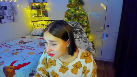 Lina online show from December 15, 10:15 pm