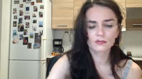 Linda online show from December 19, 8:01 pm