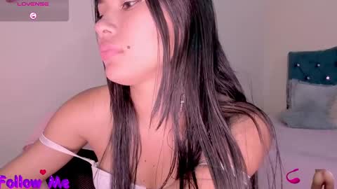 Snapshot of linda_alana chatting on January 24, 6:56 pm Alana online show from January 24, 6:56 pm