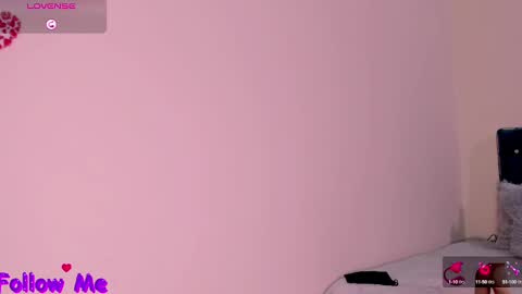 Snapshot of linda_alana chatting on January 10, 9:53 pm Alana online show from January 10, 9:53 pm