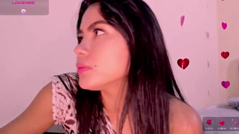 Snapshot of linda_alana chatting on March 4, 7:43 pm Alana online show from March 4, 7:43 pm