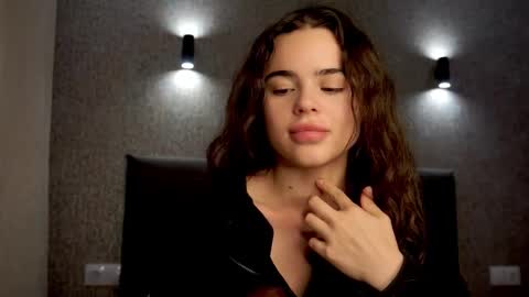 Linda online show from October 24, 1:40 pm