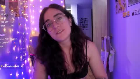 Giggles  online show from October 28, 12:38 am