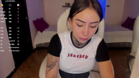 Snapshot of linda_milleer_ chatting on October 16, 7:05 pm Lindaa maria online show from October 16, 7:05 pm