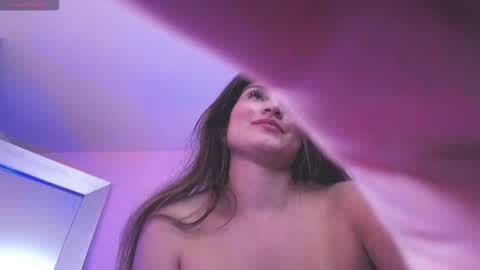 Snapshot of linda_morgan1 chatting on September 29, 12:10 pm Maria Paula online show from September 29, 12:10 pm