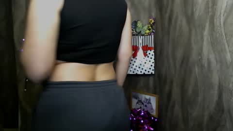 Linda online show from November 25, 4:31 pm