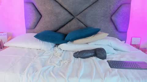 Linda Saenz online show from November 12, 5:22 pm