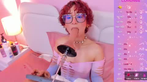 Snapshot of linda_sofi__ chatting on February 25, 8:00 pm linda_sofi__ online show from February 25, 8:00 pm