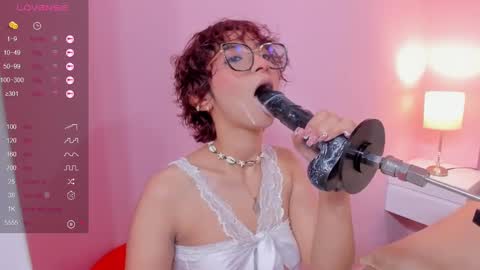 Snapshot of linda_sofi__ chatting on February 13, 8:03 pm linda_sofi__ online show from February 13, 8:03 pm