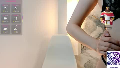 lili online show from October 31, 10:47 pm