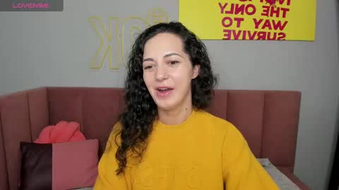 Snapshot of lindainsatiable chatting on March 6, 1:37 am Linda online show from March 6, 1:37 am