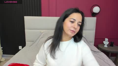 Snapshot of lindainsatiable chatting on October 2, 1:43 am Linda online show from October 2, 1:43 am