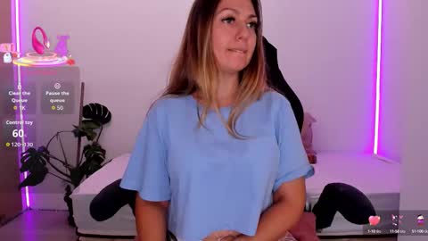 Snapshot of lindawhite_ chatting on September 19, 5:01 pm Linda -- online show from September 19, 5:01 pm