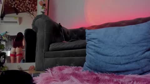 Lindsay    online show from October 26, 4:52 am