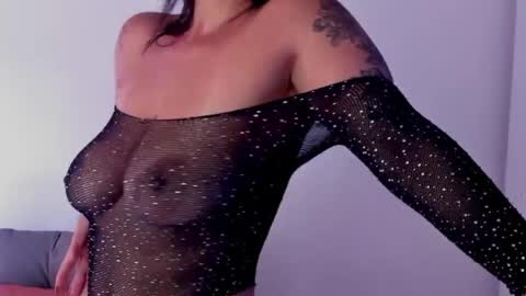 ISSABELLA online show from May 27, 3:31 pm