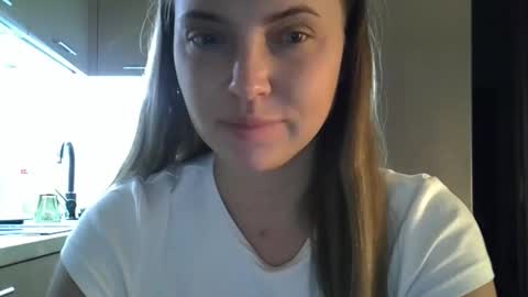 Snapshot of lindsisecret chatting on October 27, 10:59 pm Anna online show from October 27, 10:59 pm