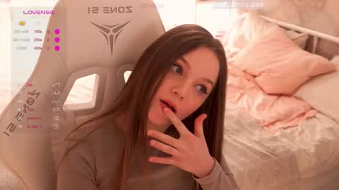 linesssssa online show from December 14, 8:03 pm