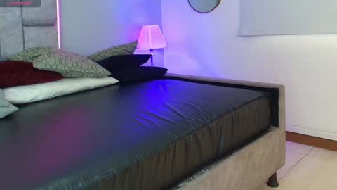 aleja online show from December 17, 7:37 pm