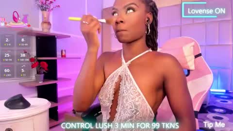 Snapshot of linsyadams chatting on March 6, 8:16 pm online show from March 6, 8:16 pm