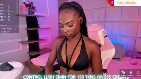 Snapshot of linsyadams chatting on January 15, 8:37 pm online show from January 15, 8:37 pm