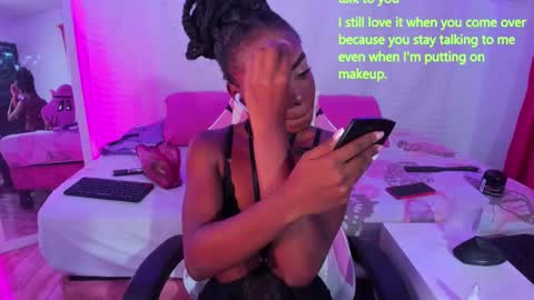 Snapshot of linsyadams chatting on December 15, 12:51 am online show from December 15, 12:51 am