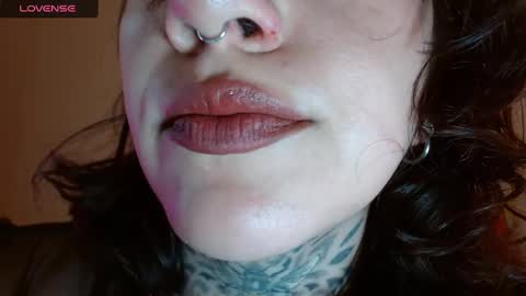 Snapshot of lisa_avila_ chatting on February 5, 7:31 pm Lisa online show from February 5, 7:31 pm