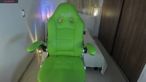 Lisa  online show from January 14, 1:16 pm