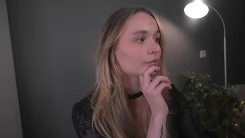 Elisabeth or Lisa online show from December 19, 8:34 pm