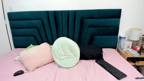 lisa white  online show from March 3, 10:18 pm