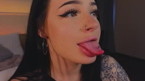 lisaaaliss online show from May 6, 10:30 am