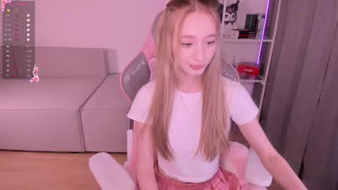 Snapshot of lissa__fox chatting on October 14, 12:30 pm lissa online show from October 14, 12:30 pm