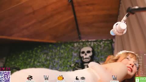 your Liza again. Next stream Dec. 1  at 2 or 3  GMT online show from November 1, 6:50 am