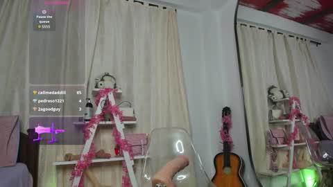 lissa_petitee online show from September 21, 6:23 am