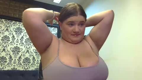 Lisa online show from November 17, 4:08 pm