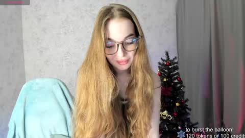 Snapshot of lissacain chatting on December 5, 1:47 am Lissa online show from December 5, 1:47 am