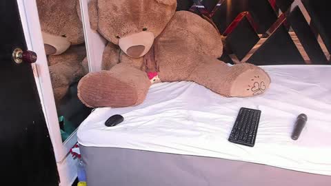 Ashley online show from February 8, 11:33 am