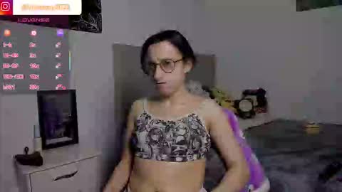 little__ammy online show from February 22, 2:01 am