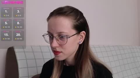 little_bliss online show from December 15, 12:27 am