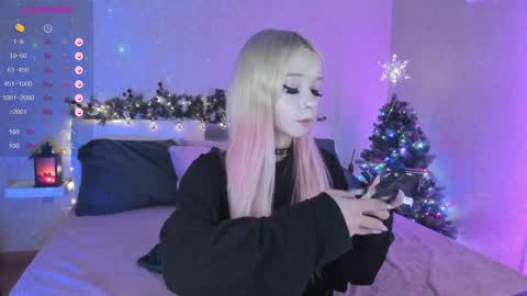 Snapshot of little_misaki chatting on December 21, 10:19 pm Maria online show from December 21, 10:19 pm
