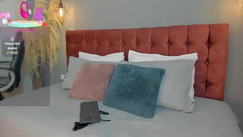 Tania online show from October 31, 1:04 pm