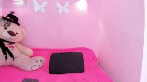 Ari online show from December 15, 7:08 pm