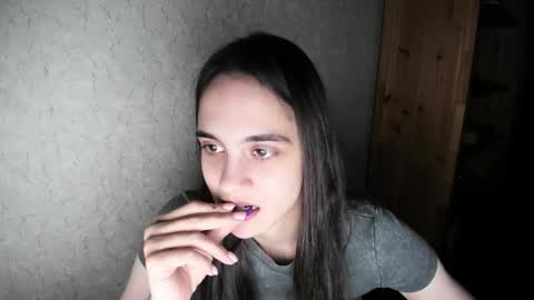 littleashleyy online show from December 15, 8:14 pm