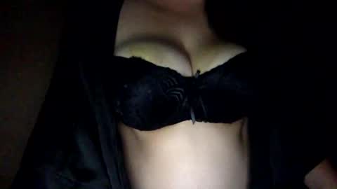 littlebit_ online show from October 19, 8:49 am