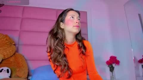 littlee_emma_ online show from January 12, 3:17 am