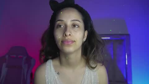 littlee_emma_ online show from February 19, 3:50 am