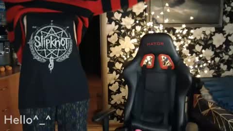 littlehappines online show from December 31, 11:06 pm