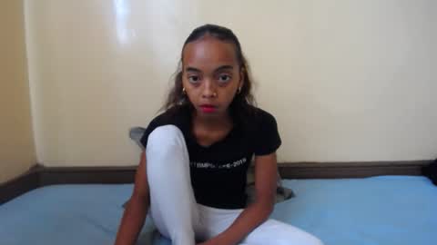 littlelunah06 online show from October 7, 4:28 am