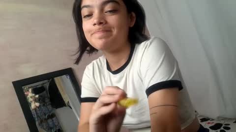 Snapshot of littlemelii chatting on September 13, 8:06 pm Melia online show from September 13, 8:06 pm