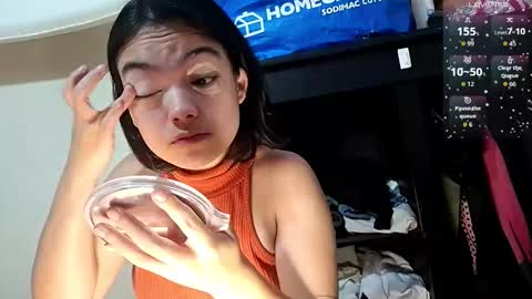 Snapshot of littlemelii chatting on October 19, 11:29 pm Melia online show from October 19, 11:29 pm