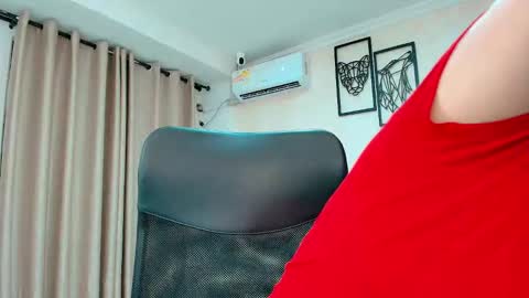 Sarahs Room online show from January 5, 10:13 pm